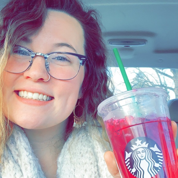 Meet your Posher, Rebecca - Picture 3 of 5